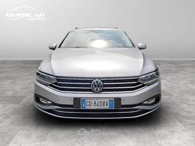 Volkswagen Passat 2.0 TDI SCR EVO Business DSG Grigio usata Lucca