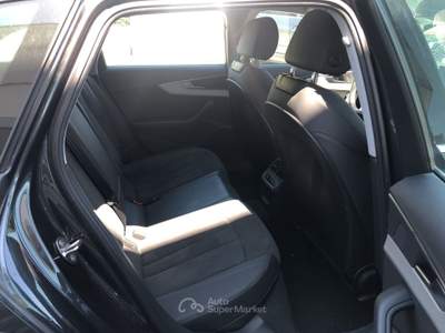 Audi A4 2ª serie 40 TDI 204 CV S tronic Identity Contrast Grigio usata Lucca