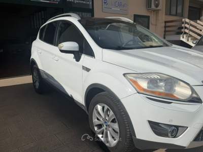 Ford Kuga motore sostituito km 90.000  con fattura Argento usata Termoli