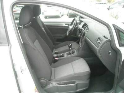 Volkswagen Golf 7ª serie 1.2 TSI 85 CV 5p. Trendline BlueMotion Technology Bianco usata Lucca