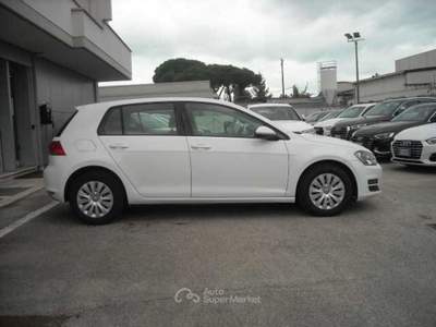 Volkswagen Golf 7ª serie 1.2 TSI 85 CV 5p. Trendline BlueMotion Technology Bianco usata Lucca