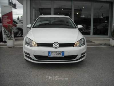 Volkswagen Golf 7ª serie 1.2 TSI 85 CV 5p. Trendline BlueMotion Technology Bianco usata Lucca