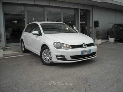 Volkswagen Golf 7ª serie 1.2 TSI 85 CV 5p. Trendline BlueMotion Technology Bianco usata Lucca