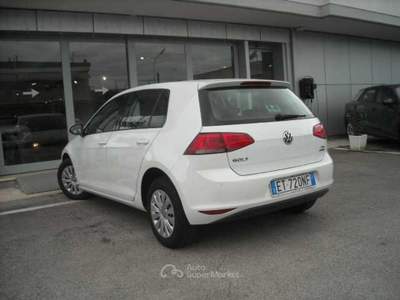 Volkswagen Golf 7ª serie 1.2 TSI 85 CV 5p. Trendline BlueMotion Technology Bianco usata Lucca