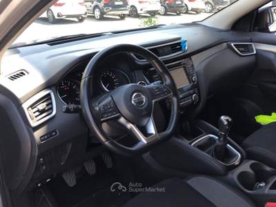 Nissan Qashqai 1.3 DIG-T 140 N-Connecta Bianco usata Lucca