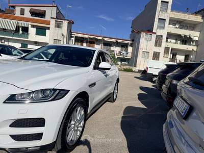 Jaguar F-Pace AWD aut. Portfolio Bianco usata San Giuseppe Vesuviano