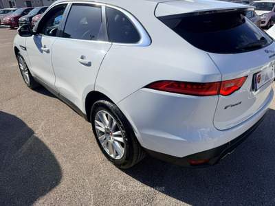Jaguar F-Pace AWD aut. Portfolio Bianco usata San Giuseppe Vesuviano