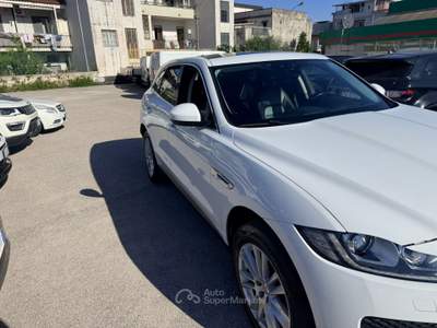 Jaguar F-Pace AWD aut. Portfolio Bianco usata San Giuseppe Vesuviano