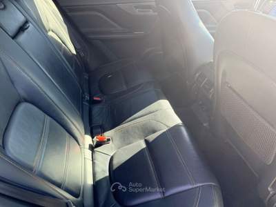 Jaguar F-Pace AWD aut. Portfolio Bianco usata San Giuseppe Vesuviano