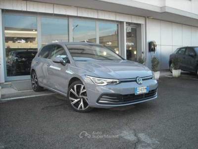 Volkswagen Golf 8ª serie 1.4 TSI eHYBRID 204 CV DSG Style Grigio usata Lucca