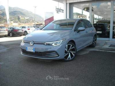 Volkswagen Golf 8ª serie 1.4 TSI eHYBRID 204 CV DSG Style Grigio usata Lucca
