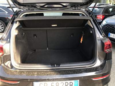 Volkswagen Golf 8ª serie 2.0 TDI SCR Style Nero usata Lucca
