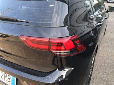 Volkswagen Golf 8ª serie 2.0 TDI SCR Style Nero usata Lucca
