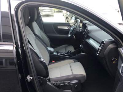 Volvo XC40 B3 automatico Core Nero usata Lucca