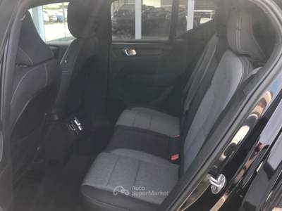 Volvo XC40 B3 automatico Core Nero usata Lucca