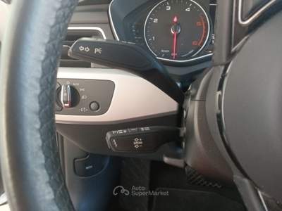 Audi A4 5ª serie Avant 30 TDI/136 CV S tronic Business Bianco usata Lucca