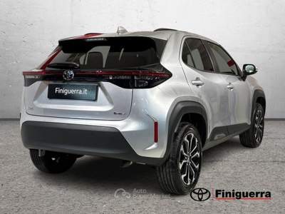 Toyota Yaris Cross 1.5H (130 CV) E-CVT Trend Argento usata Civate