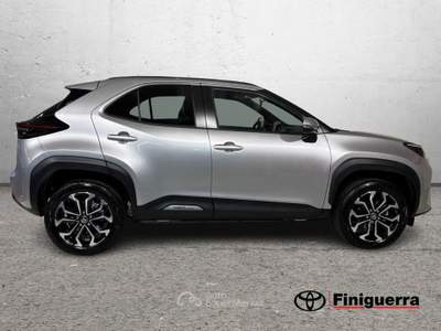 Toyota Yaris Cross 1.5H (130 CV) E-CVT Trend Argento usata Civate