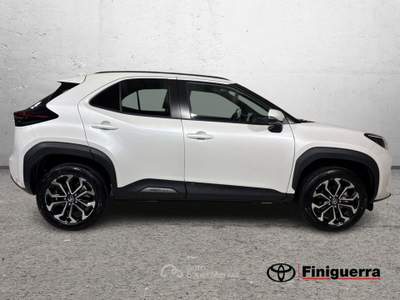 Toyota Yaris Cross 1.5 Hybrid 130 CV 5p.E-CVT Trend con confort pack Bianco usata Civate