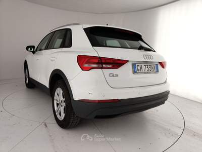 Audi Q3 II 2018 35 2.0 tdi Business s-tronic Bianco usata Caserta