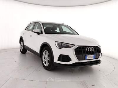 Audi Q3 II 2018 35 2.0 tdi Business s-tronic Bianco usata Caserta