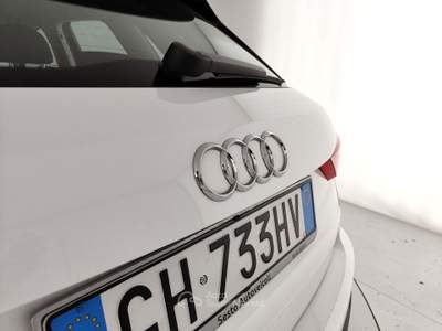 Audi Q3 II 2018 35 2.0 tdi Business s-tronic Bianco usata Caserta