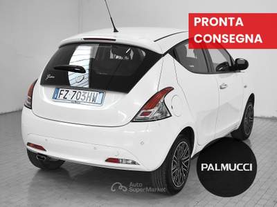 Lancia Ypsilon 1.2 69cv Start& Stop Gold Bianco usata Prato