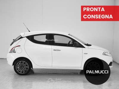 Lancia Ypsilon 1.2 69cv Start& Stop Gold Bianco usata Prato
