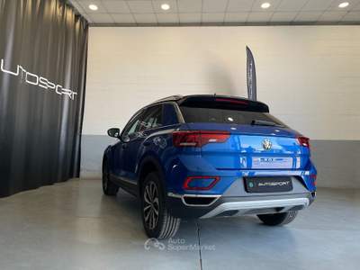 Volkswagen T-Roc 1.5 TSI ACT Style DSG Blu/Azzurro usata Leini