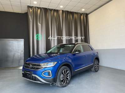Volkswagen T-Roc 1.5 TSI ACT Style DSG Blu/Azzurro usata Leini