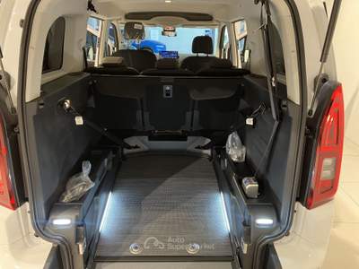 Toyota Proace 1.5D 130CV M/T L2 Executive Trasporto Disabili 5+1 carrozzina Bianco usata Fornovo di Taro