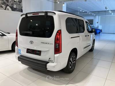 Toyota Proace 1.5D 130CV M/T L2 Executive Trasporto Disabili 5+1 carrozzina Bianco usata Fornovo di Taro