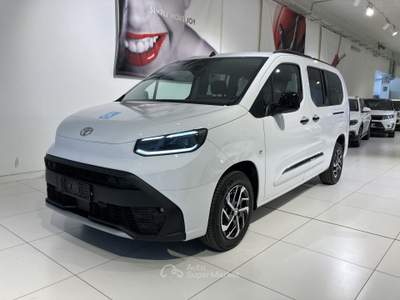Toyota Proace 1.5D 130CV M/T L2 Executive Trasporto Disabili 5+1 carrozzina Bianco usata Fornovo di Taro