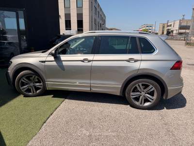 Volkswagen Tiguan 2.0 TDI SCR 110KW R-Line BMT 4MOT DSG Grigio usata Cornate D'adda