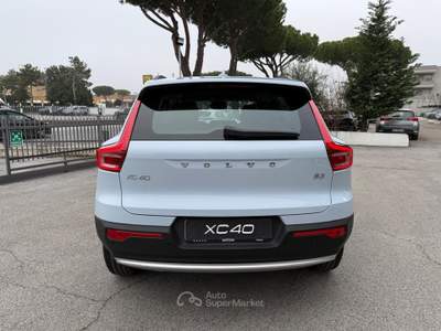 Volvo XC40 XC40 2.0 b3 Essential Mild Hybrid Blu/Azzurro usata Rimini