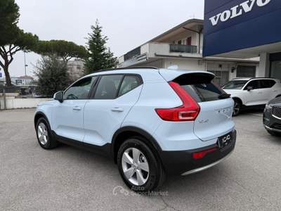 Volvo XC40 XC40 2.0 b3 Essential Mild Hybrid Blu/Azzurro usata Rimini