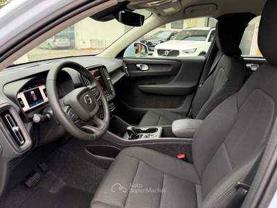 Volvo XC40 XC40 2.0 b3 Essential Mild Hybrid Blu/Azzurro usata Rimini