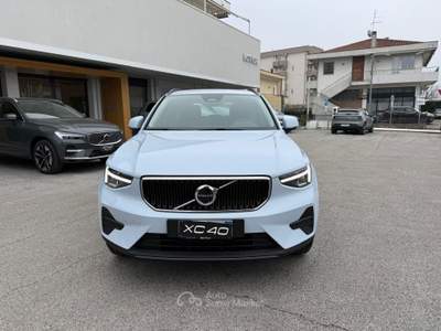Volvo XC40 XC40 2.0 b3 Essential Mild Hybrid Blu/Azzurro usata Rimini