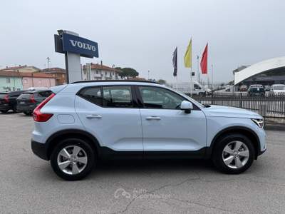Volvo XC40 XC40 2.0 b3 Essential Mild Hybrid Blu/Azzurro usata Rimini