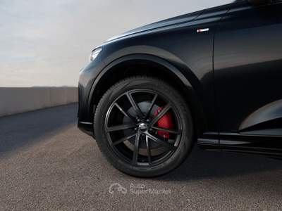 Audi Q5 TDI 204 cv quattro S tronic S Line Edition Cerchi in lega da 20'' Audi Sport /Pacchetto look nero/Pinze freno anteriori e posteriori rosse/ Assetto Sportivo Nero usata Feltre