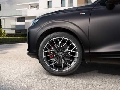 Audi Q3 TFSI 265 cv quattro S tronic S Line Edition Cerchi da 20''/Pacchetto look nero/Pacchetto Tech PLUS/Tetto panoramico in vetro/Marrone Madeira metallizzato effetto opaco Marrone usata Feltre
