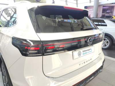 Volkswagen Tiguan 2.0 TDI 142KW SCR R-Line Plus DSG 4M usata Avellino