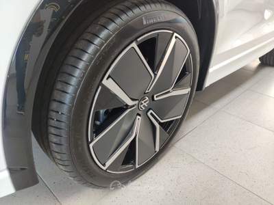 Volkswagen Tiguan 2.0 TDI 142KW SCR R-Line Plus DSG 4M usata Avellino