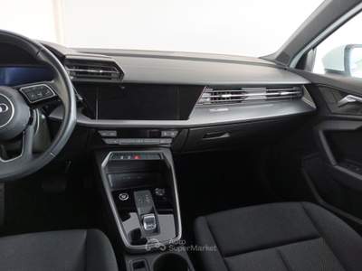 Audi A3 30 g-tron S tronic Business Bianco usata Lucca