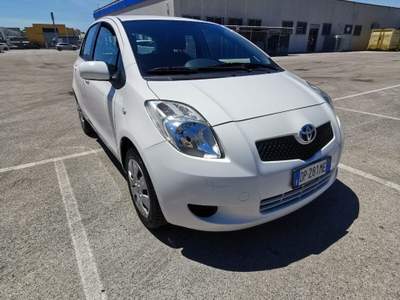 Toyota Yaris 5 porte Sol 2008 Bianco usata Barletta