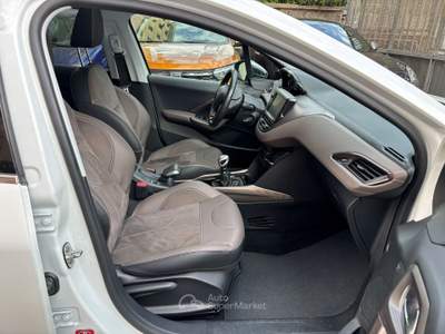 Peugeot 2008 S&S Black Matt Limited Edition EURO 6 Bianco usata Genova