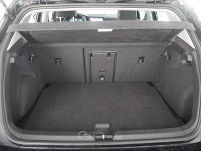 Volkswagen Golf Golf 1.0 eTSI EVO DSG Life Nero usata Parma