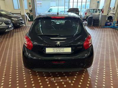 Peugeot 208 1.2 VTi 82 CV 5 porte Allure Nero usata Cinisello Balsamo