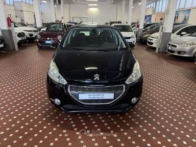 Peugeot 208 1.2 VTi 82 CV 5 porte Allure Nero usata Cinisello Balsamo