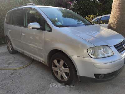 Volkswagen Touran Volkswagen touran 1.9 tdi 105 cv 7 posti Argento usata Sant'Egidio del Monte Albino
